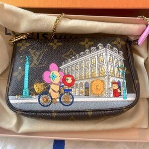 NWT Louis Vuitton Paris Holiday Limited Edition Mini Pochette Accessoires